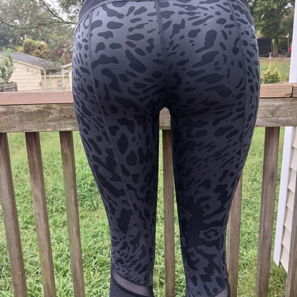 Lululemon athletica just breathe leggings crop animal swirl yoga full-on lutreme - Picture 5 of 10